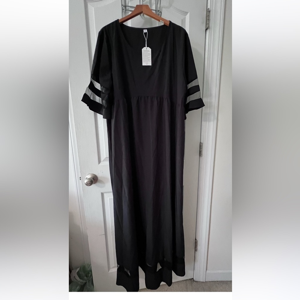 NWT Elegant Black Maxi Dress with sheet at sleeves and bottom hem. XXL